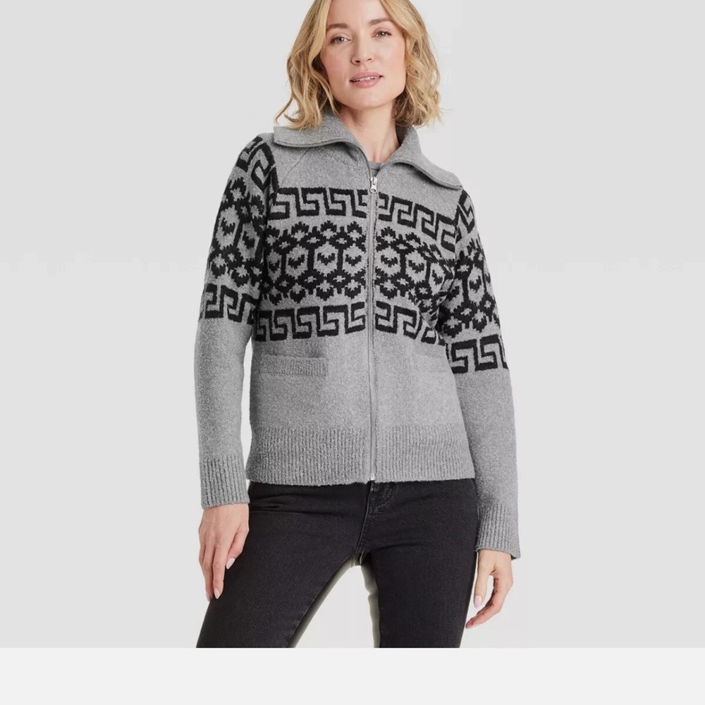 Gray and Black Patterned Women's Sweater